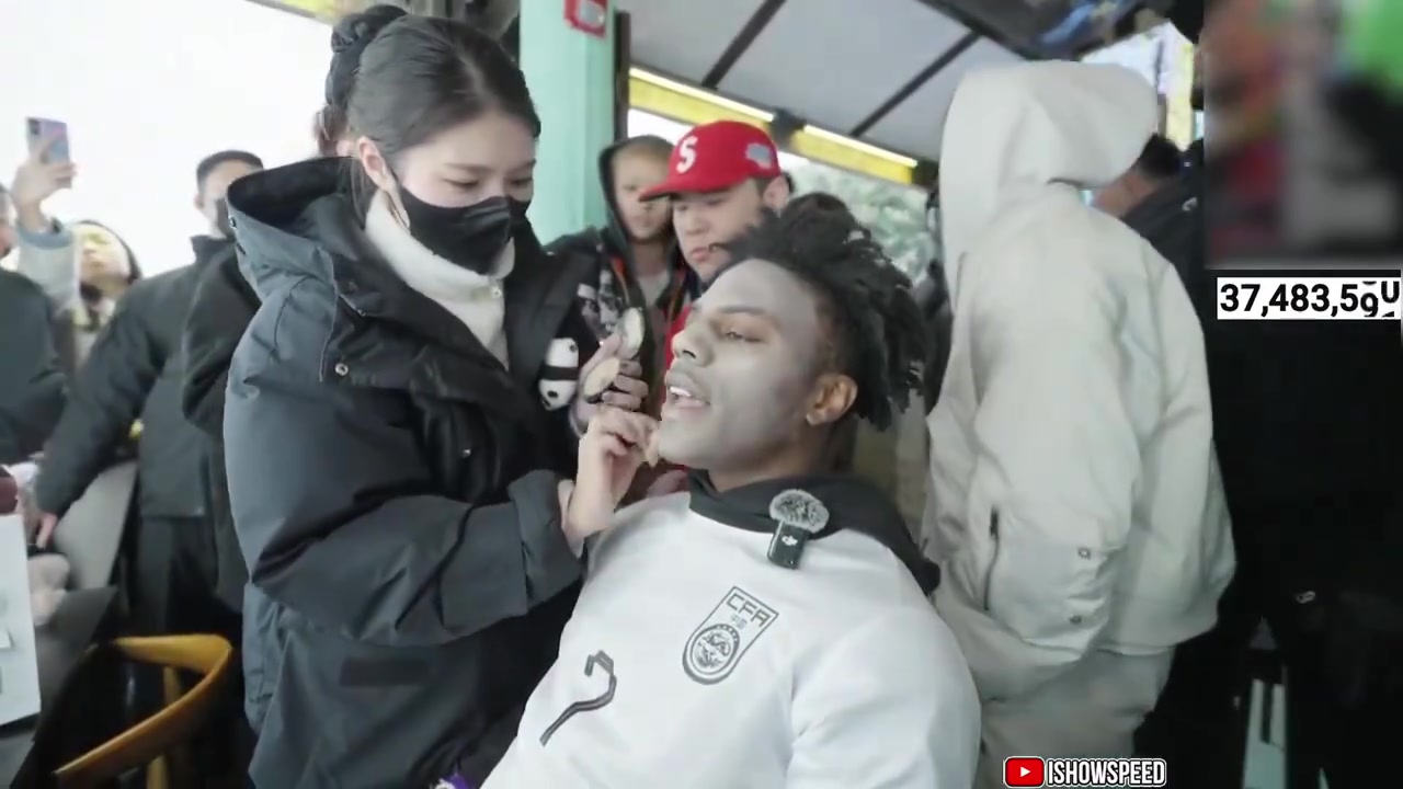 你在干什么?Speed中国行成都站 甲亢哥身穿C罗球衣 画熊猫装狗叫